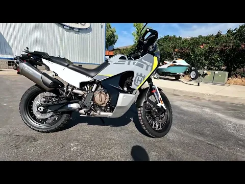 2027 Husqvarna Norden 901 Thumbnail alt