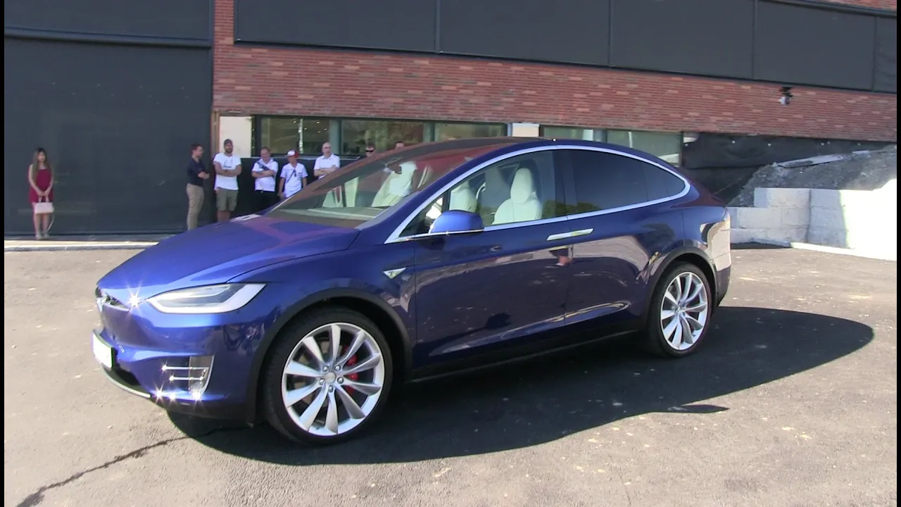 Tesla Model X P90DL delivery, configuration and walkaround