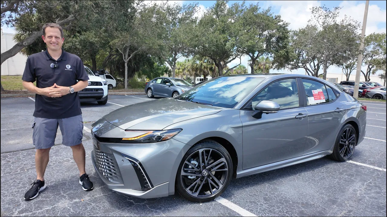 The 2026 Toyota Camry is a BETTER midsize sedan than a new Lexus ES 350h