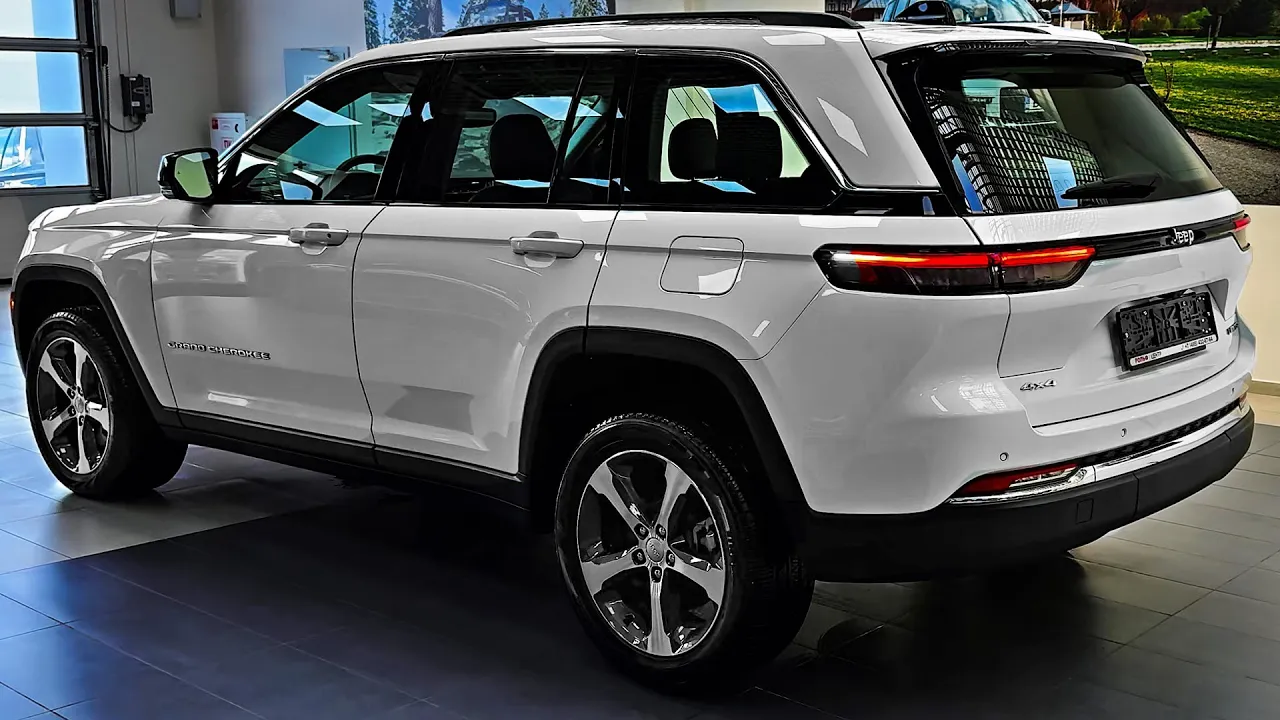 Jeep Grand Cherokee (2024) -  impressive Mid-Size SUV!