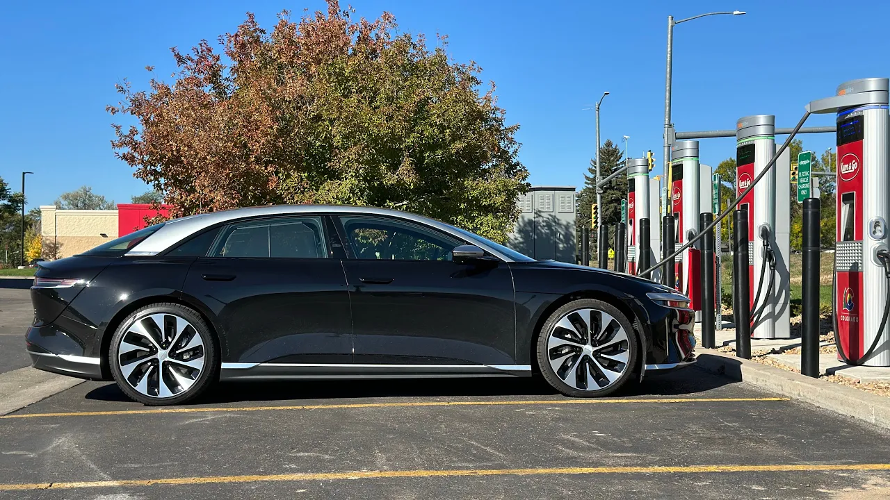 There's A Pretty Big Efficiency Difference With Lucid Air Rolling On 19" vs 21" Wheels