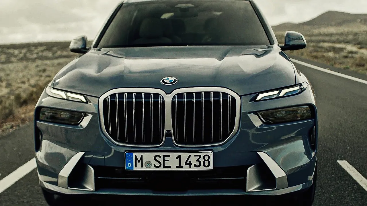 2023 BMW X7 - NEW flagship three-row Luxury SUV!