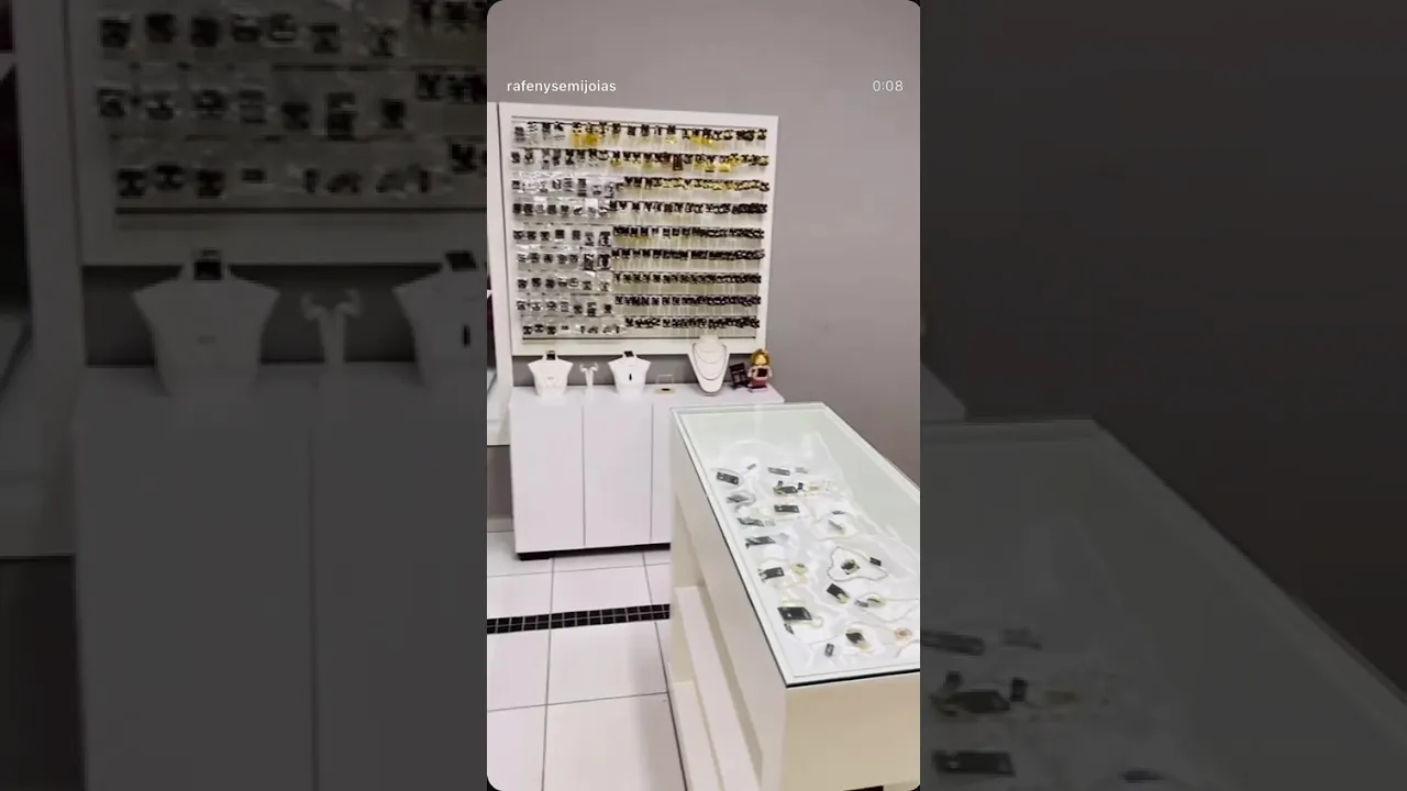 Vídeo de Rafeny SEMIJÓIAS