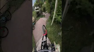 This guy seriously has no fear...😱🚲 I 🎥: IG - @instapipegram #bike #cycling #extreme