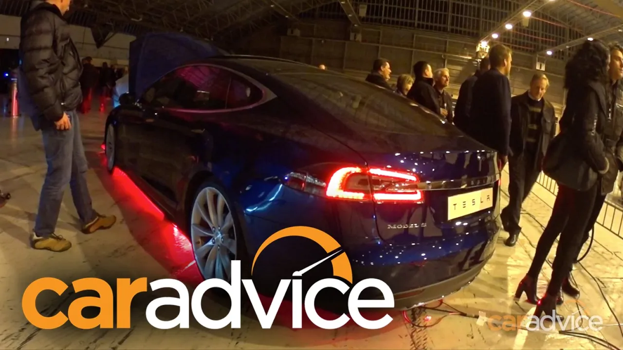 Tesla Model S Dual-Motor 0-100 Insane Mode, handling & adaptive cruise control