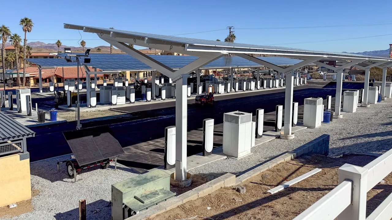 120 Stalls! Visiting The Largest Tesla Supercharger Site In The World On The Vegas-LA Corridor
