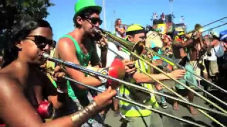 Orquestra Voadora Beat it/ Jungle Boogie - Carnaval 2016