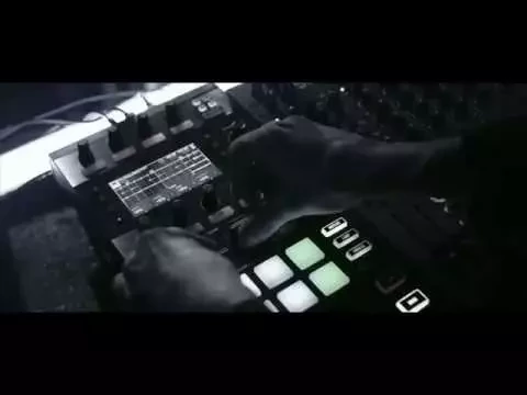 Product video thumbnail for Native Instruments Traktor Kontrol D2 DJ Deck Controller