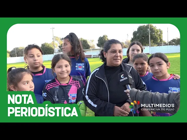 LA COOPERATIVA ENTREGÓ INDUMENTARIA AL DEPORTIVO FEMENINO - PAOLA SORIA DELEGADA DEL CLUB