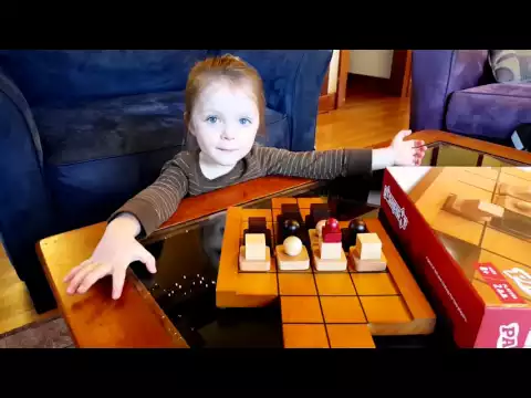@MaezieJ Explains How to Play Push Fight
