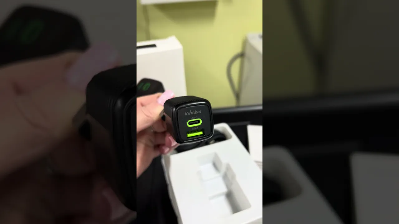 Мережевий зарядний пристрій (адаптер) WALKER WH-71 Black