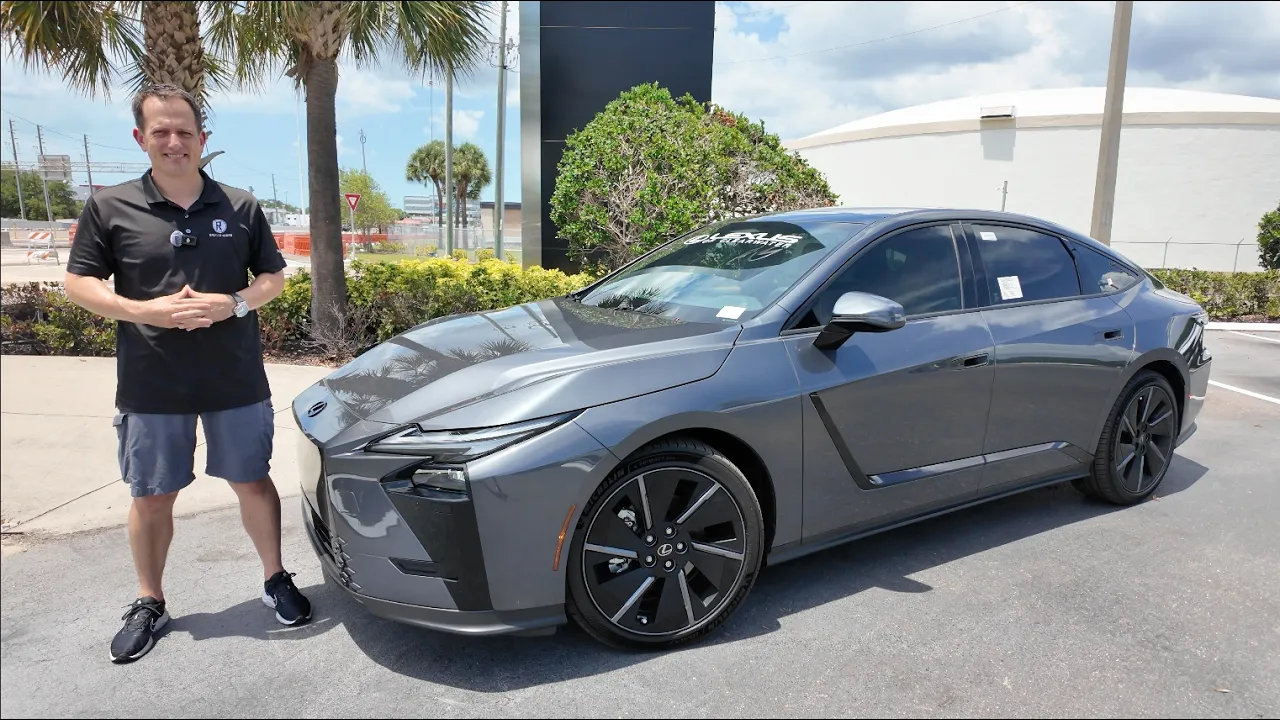 The 2026 Lexus ES 500 is the new Luxury Car of the Year