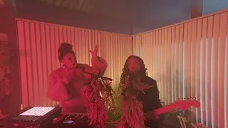 Chloe x Halle - The Kids Are Alright live in VR180