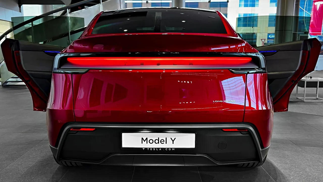 2026 Tesla Model Y - Exterior and Interior Walkaround Features