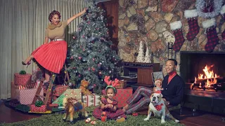 John Legend - Waiting For Christmas (Official Yule Log)