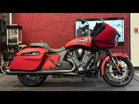 2026 Indian Motorcycle Challenger Dark Horse® Thumbnail alt