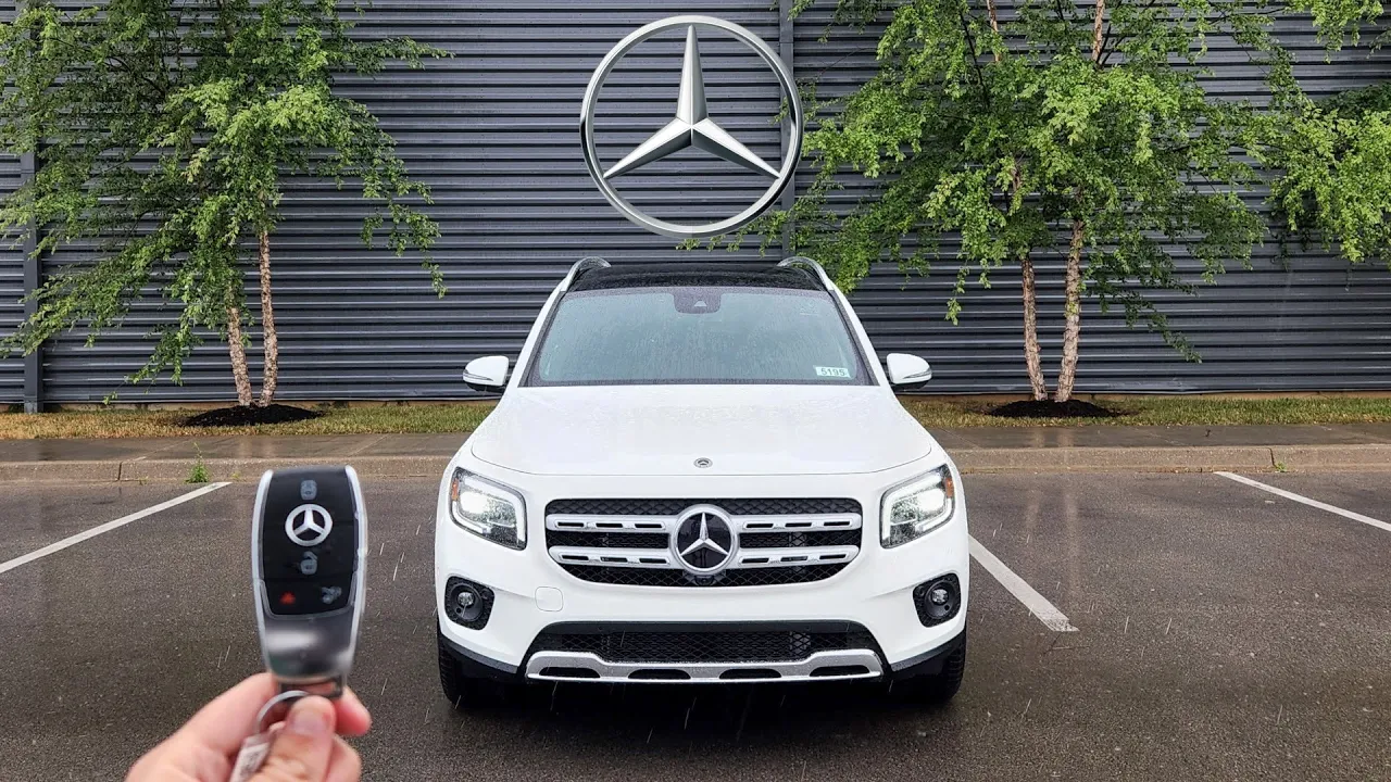 2022 Mercedes GLB 250 // A Boxy Benz that Seats 7 for Only $38K (Anything New?)
