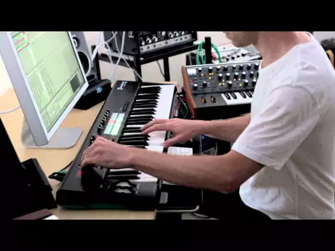 Product video thumbnail for Novation Launchkey 25 Mk2 USB Keyboard Controller