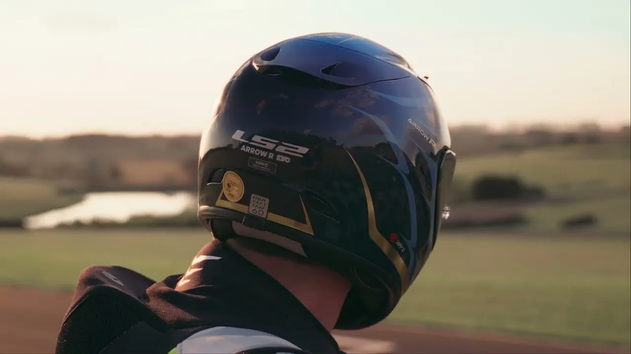 Vídeo de Casa dos Capacetes | Oficial