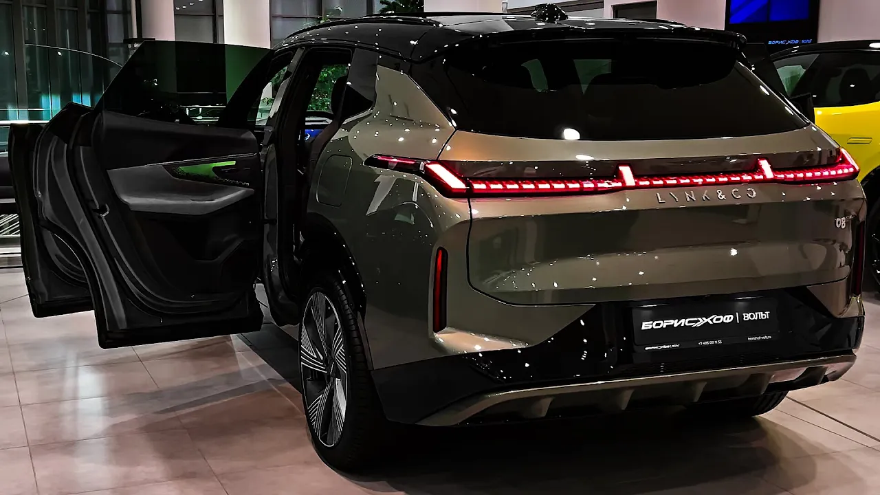 2024 Lynk & Co 08 - interior and Exterior Walkaround