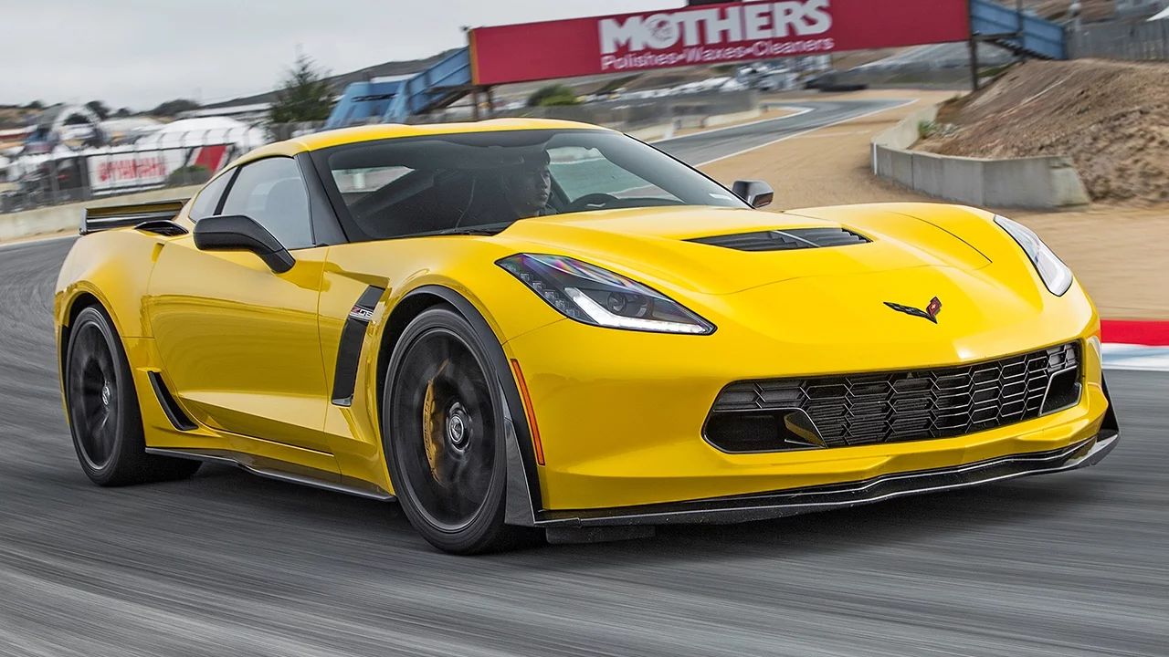2015 Chevrolet Corvette Z06 Hot Lap! - 2015 Best Driver's Car Contender