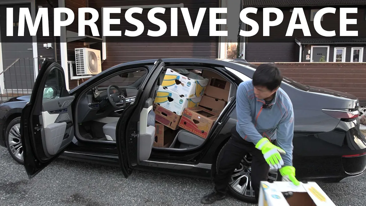 BMW i7 xDrive60 banana box test