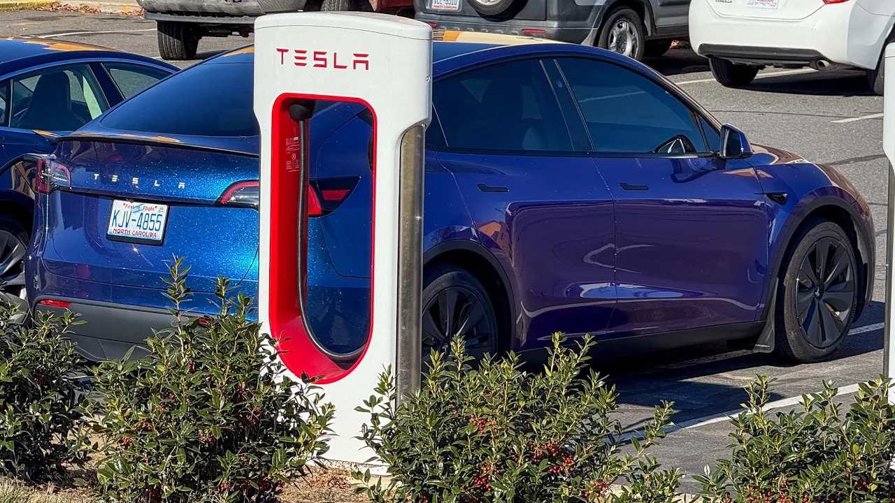 This Tesla Should've Never Been Sold - Model Y AWD w/4680 Pack Charging Anaylsis