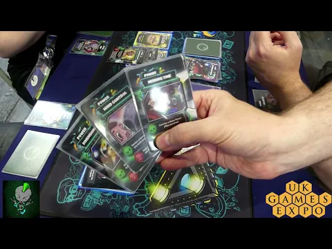 Can you avoid the Men In Black and get away with your alien ways in UFO Wave?