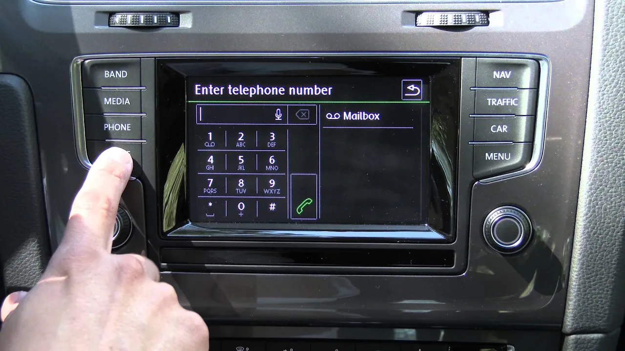 2015 Volkswagen Golf Infotainment Review