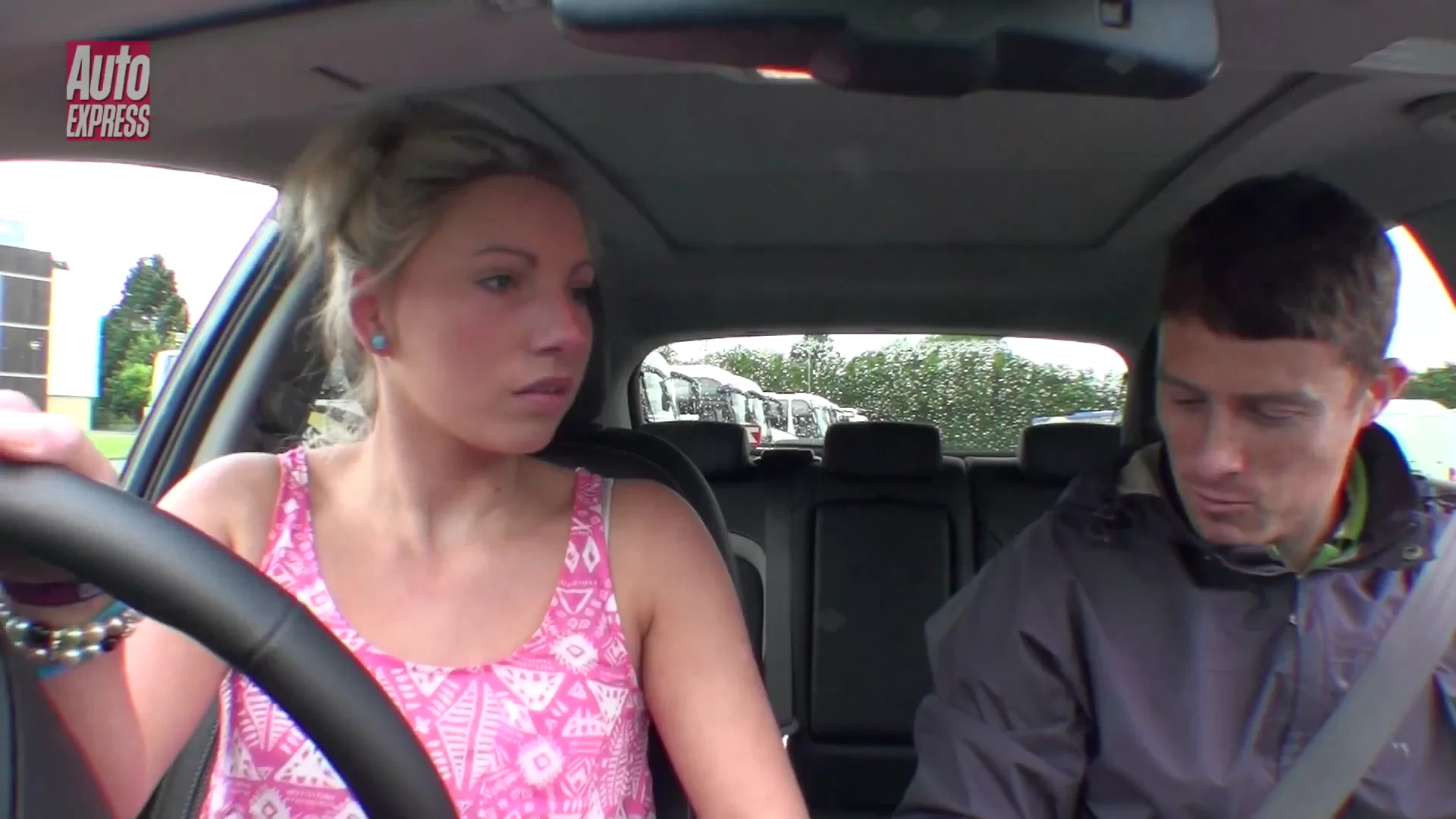 Parallel parking men vs women - Auto Express
