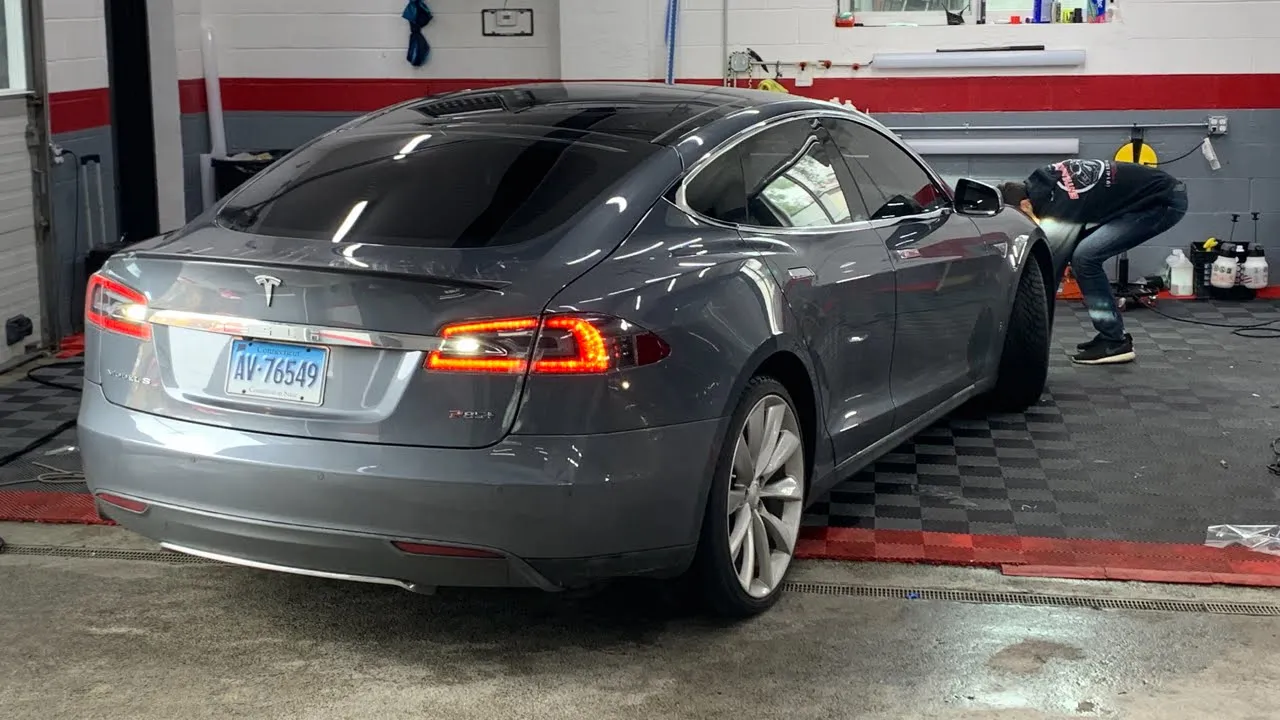 Model S P85+ Road Trip (live)