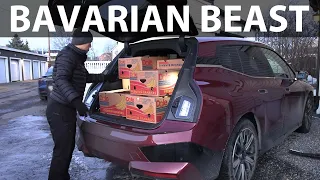 BMW iX xDrive50 banana box test