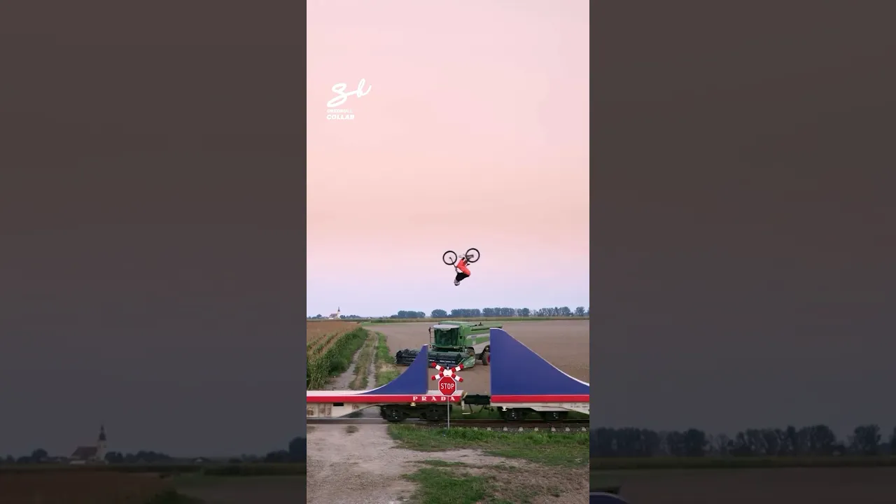 It's not every day you see someone freestyling on a moving train...🤯 #bike #tricks #train