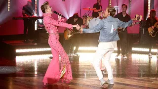 Miley Cyrus Performs Her New Hit ‘Younger Now’