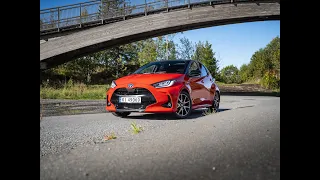 Kort test av Toyota Yaris Premiere Edition 2021 - 4. generasjon Yaris