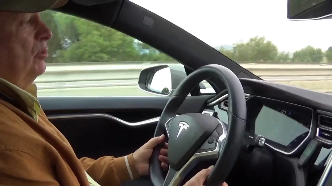Autopilot Tesla : comment ça marche ?