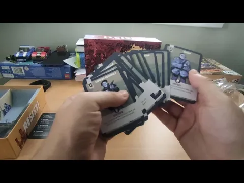 Resist! board game - unboxing
