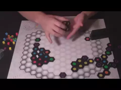 Ingenious Abstract Board Game - Outwit and Outmanuver Your Opponents