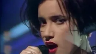 Martika   Toy Soldiers (TOTP 1989)