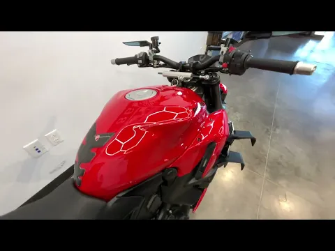 2022 Ducati Streetfighter V2 Thumbnail