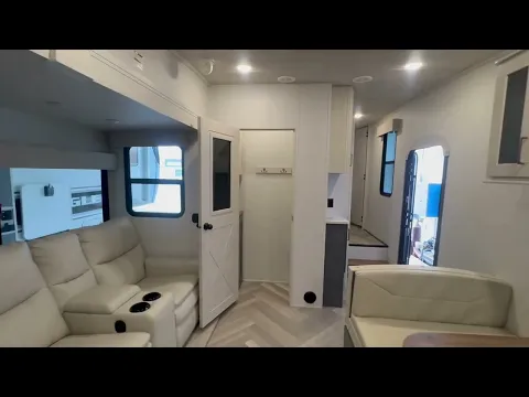 2024 Crusader Arrowhead 265mle Thumbnail alt