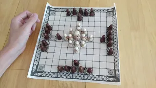 How to play Hnefatafl the Viking boardgame aka Tafl - like Tablut  and review *Amass Games*