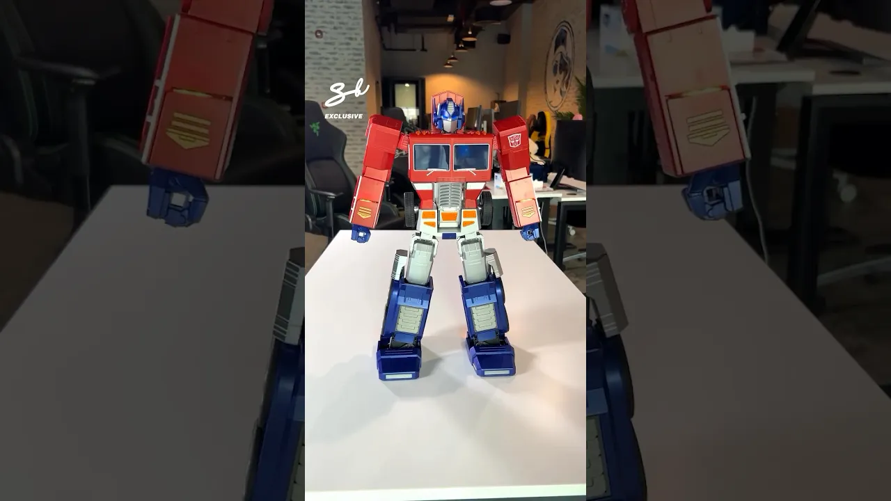 Where was this when I was a kid?! 😱🤖 #transformers #toys #cooltech