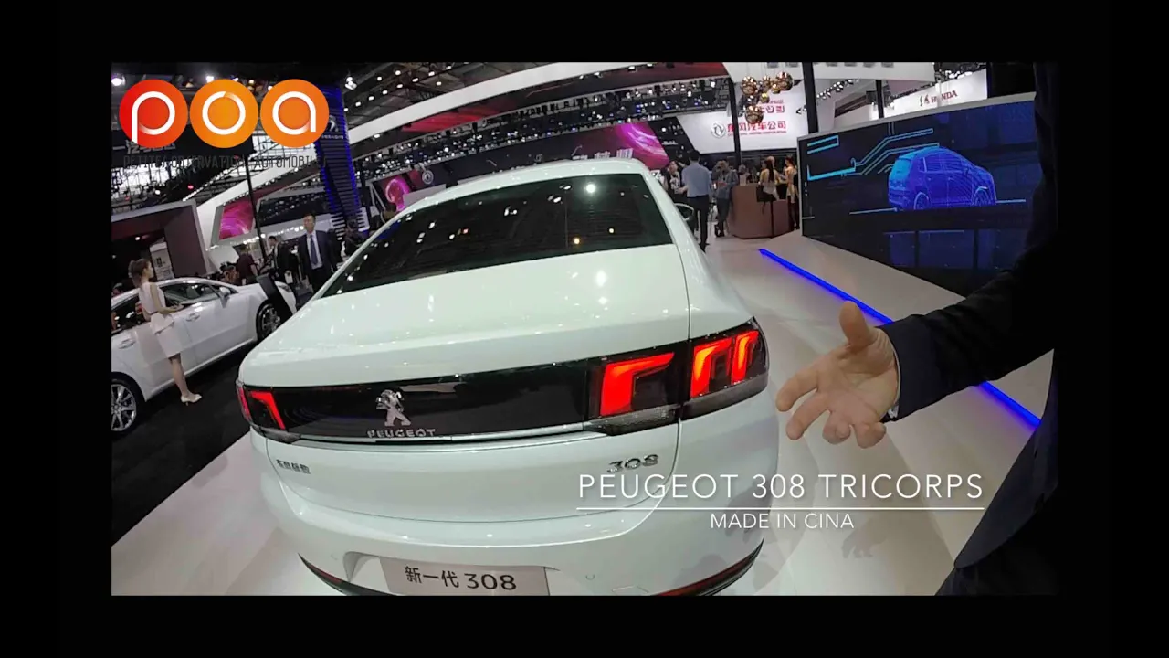 Peugeot 308 tricorps (sedan) par Gilles Vidal, directeur design Peugeot - Salon de Pékin 2016 (5/9)