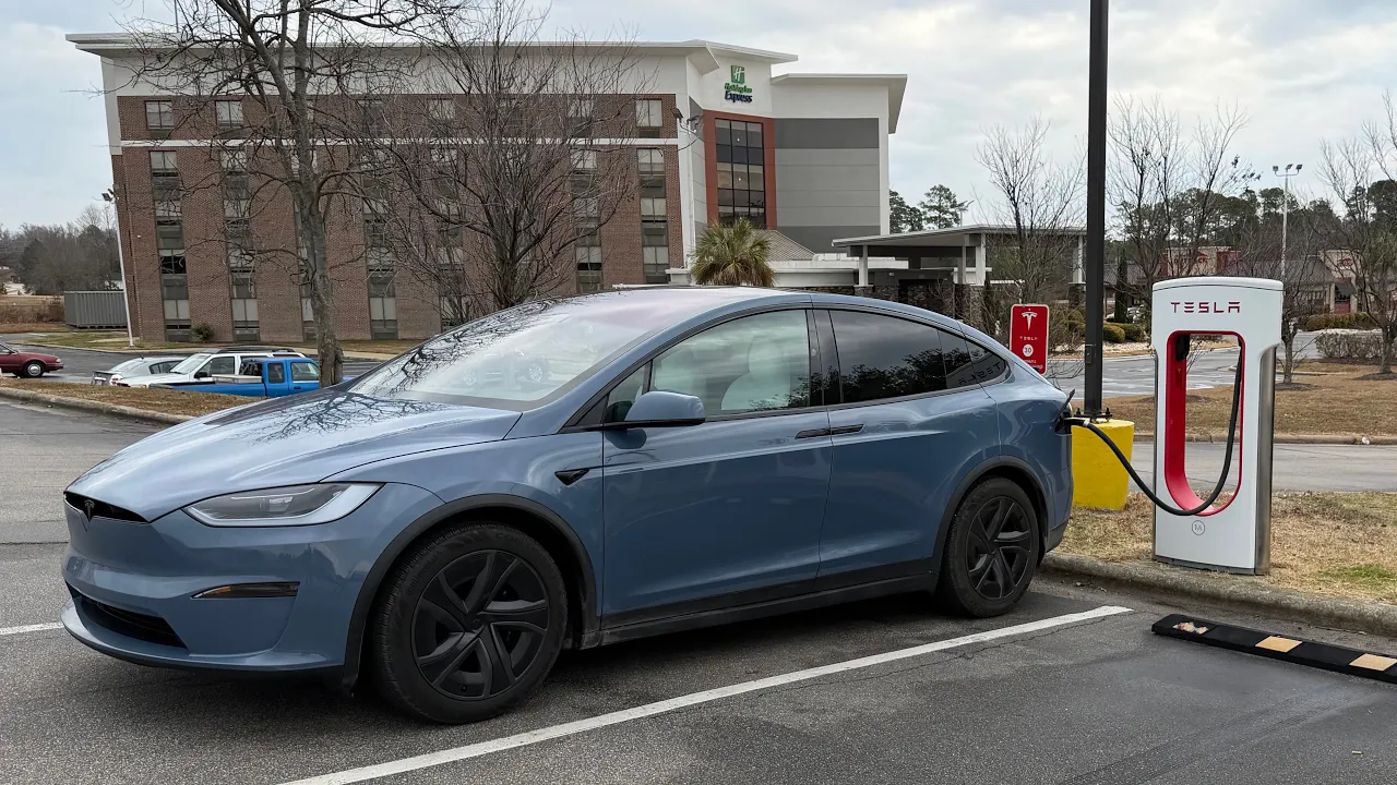 Insane Buffer! Tesla Model X AWD Range Test Goes So Far Below 0%