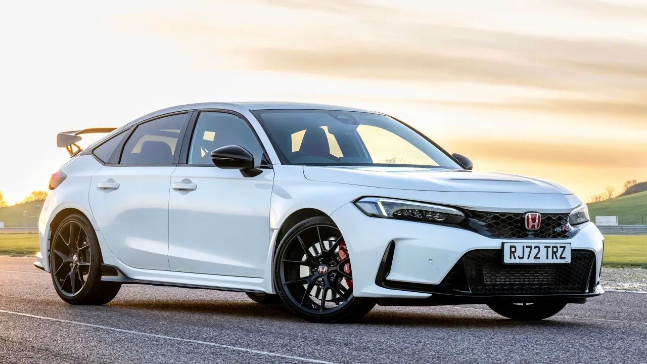 1st Drive Honda Civic Type R - Best Hot hatch on sale today! New 2023 FL5 | 4K