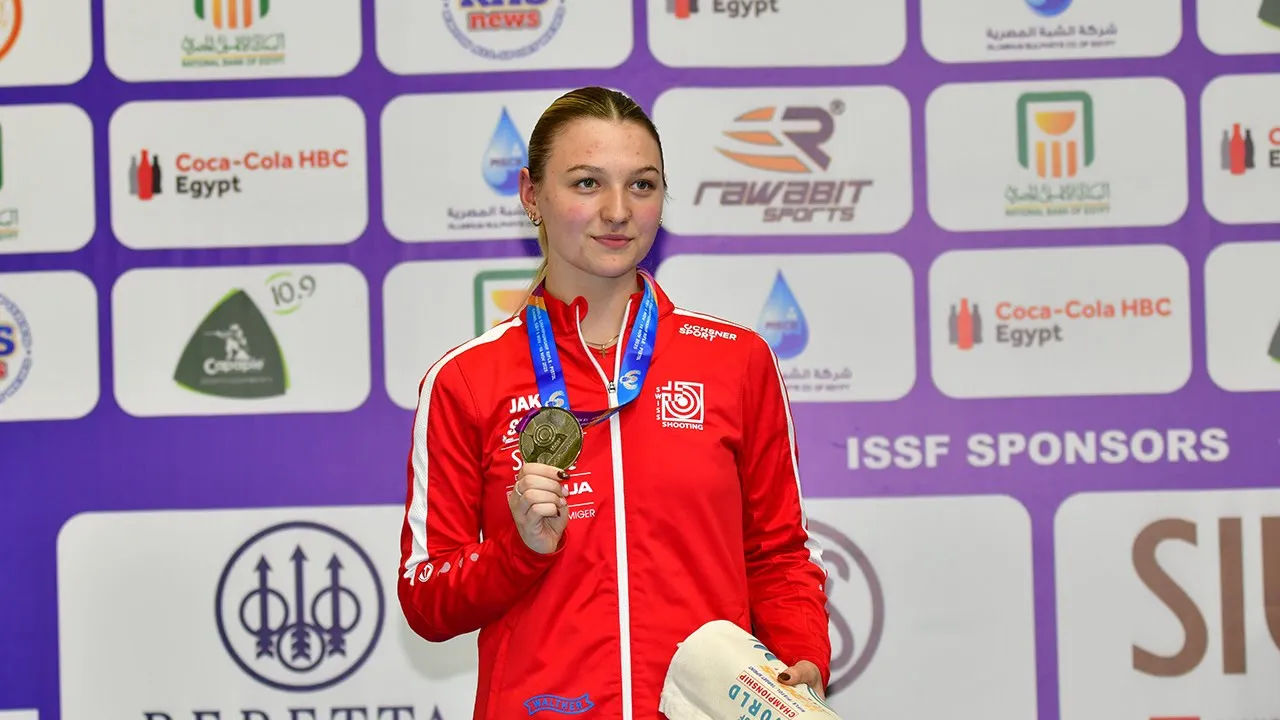 WM Kairo (EGY) 2025: Interview nach Gewinn der Silbermedaille im 50m Dreistellungswettkampf