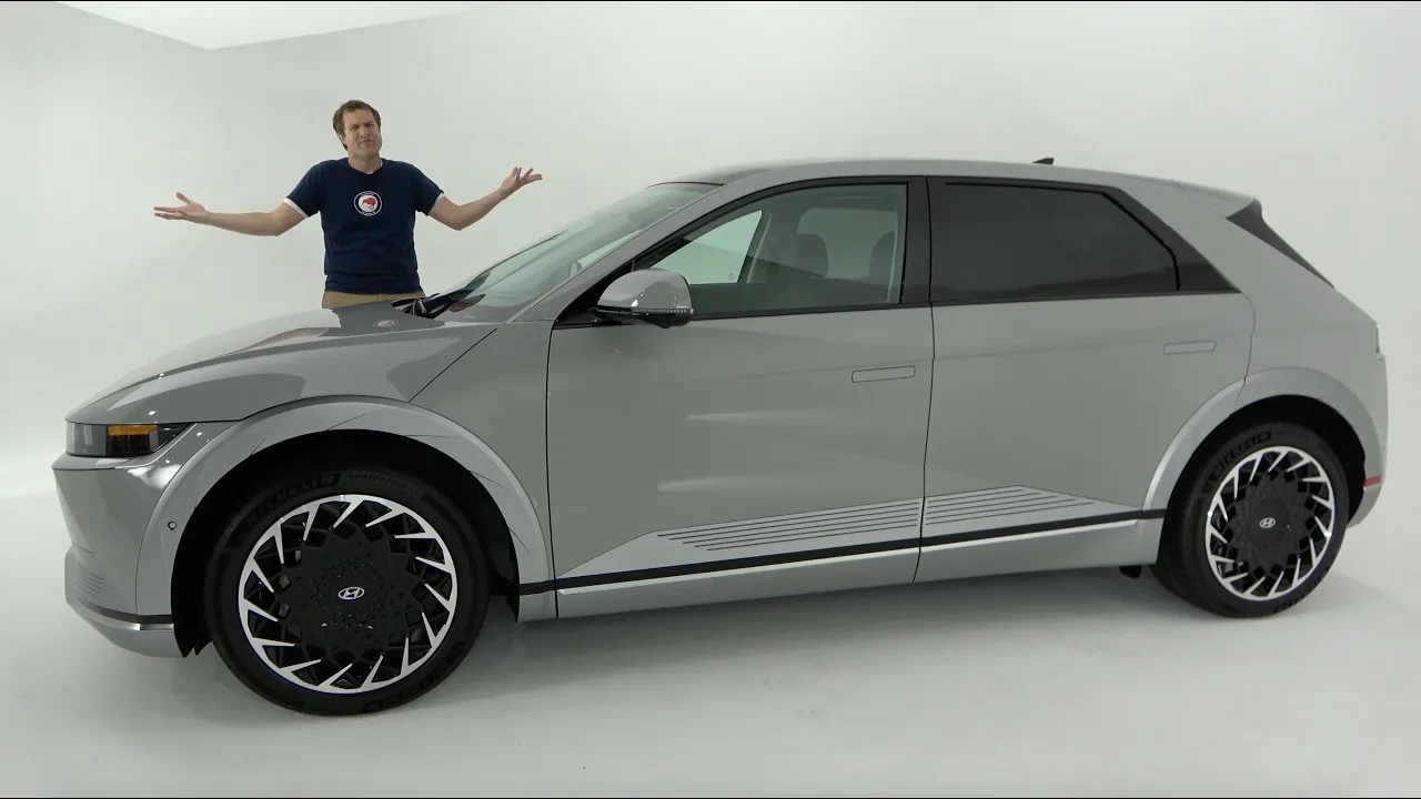 The 2022 Hyundai Ioniq 5 Is a Quirky, Futuristic Electric SUV