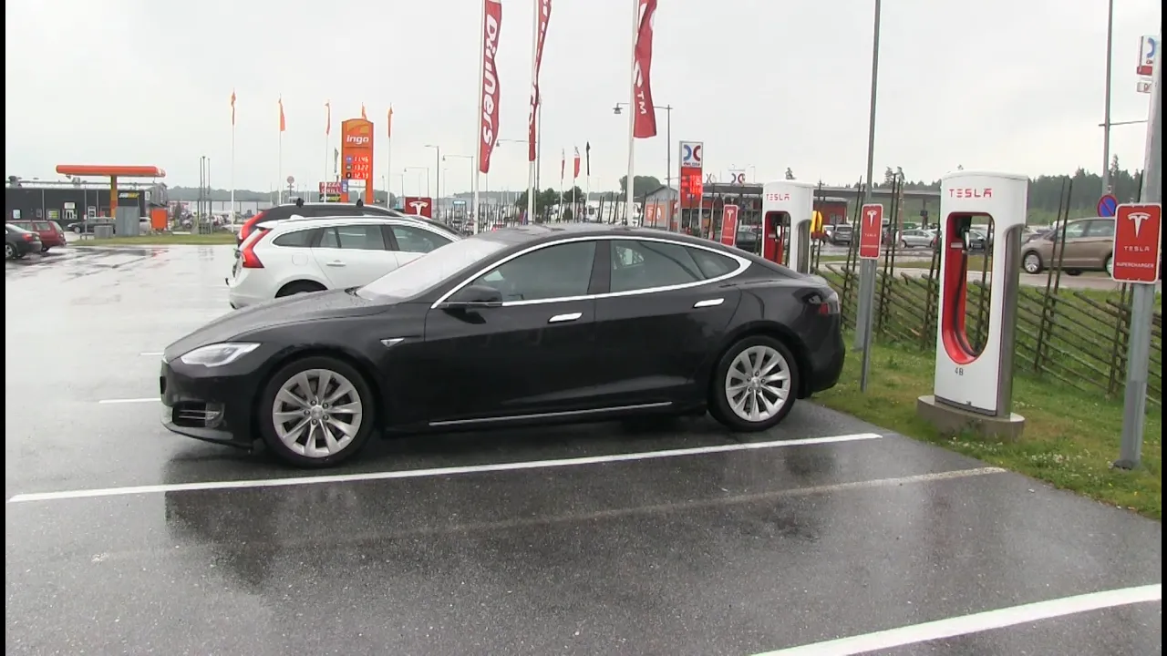Driving Model S 90D facelift from Stockholm to Oslo