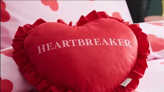 Skinny Dip Hearts Bedding product video.